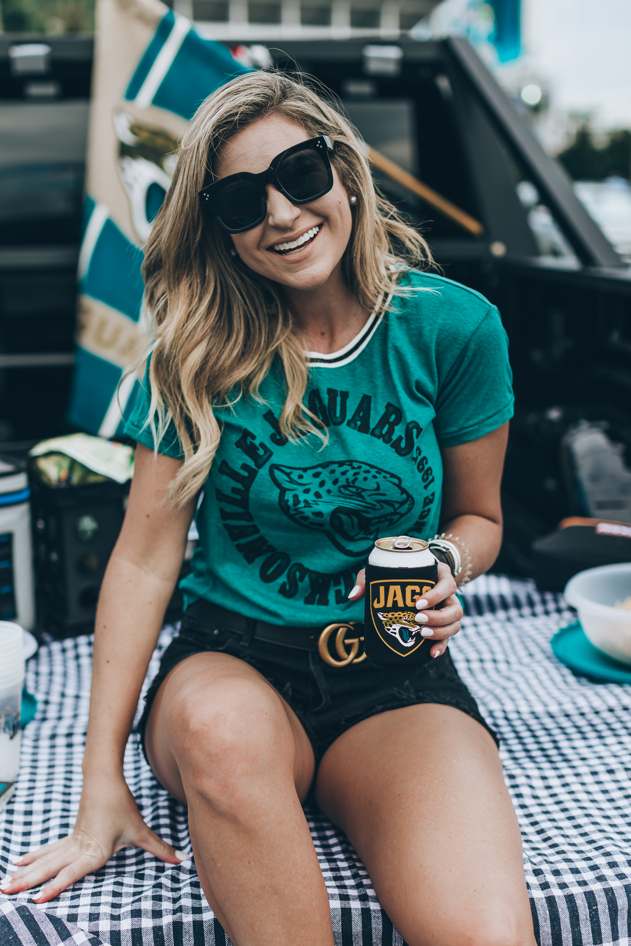 What to wear to a Jaguar game and the best tailgate ideas