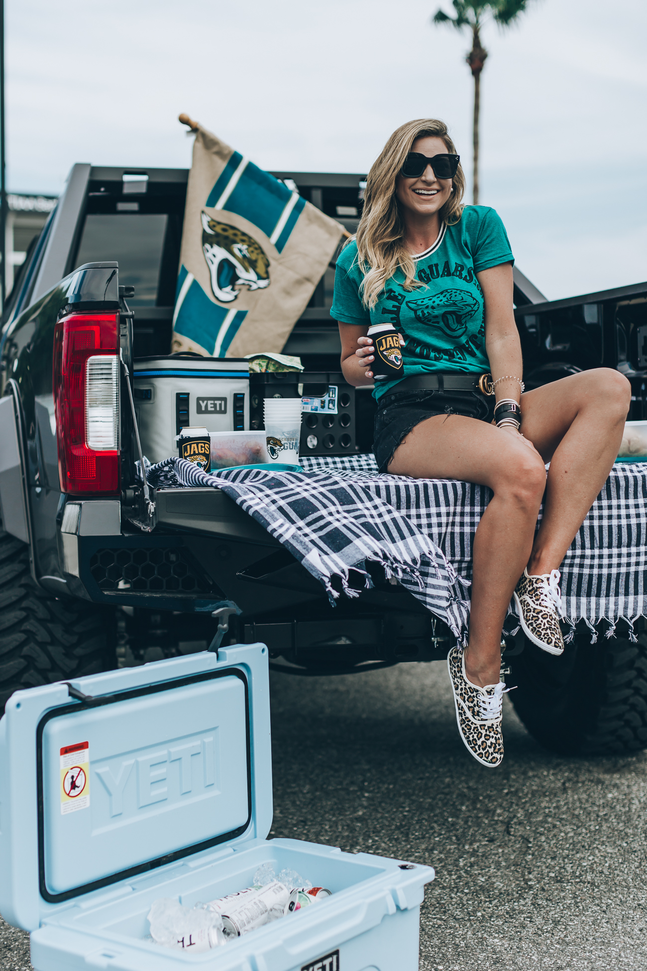 What to wear to a Jaguar game and the best tailgate ideas