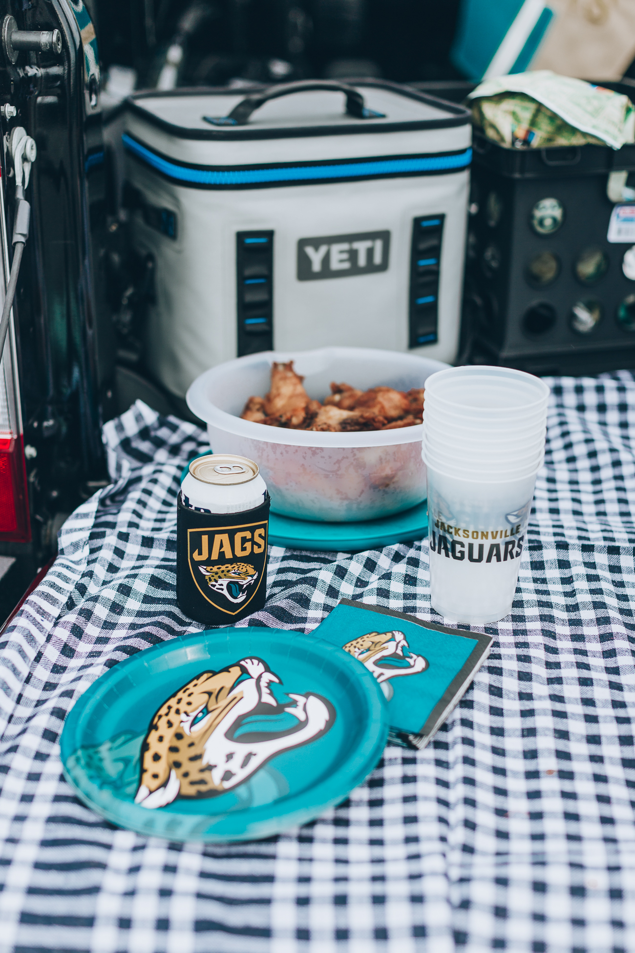 Football Season Tailgate, Jacksonville Jaguars - SHOP DANDY