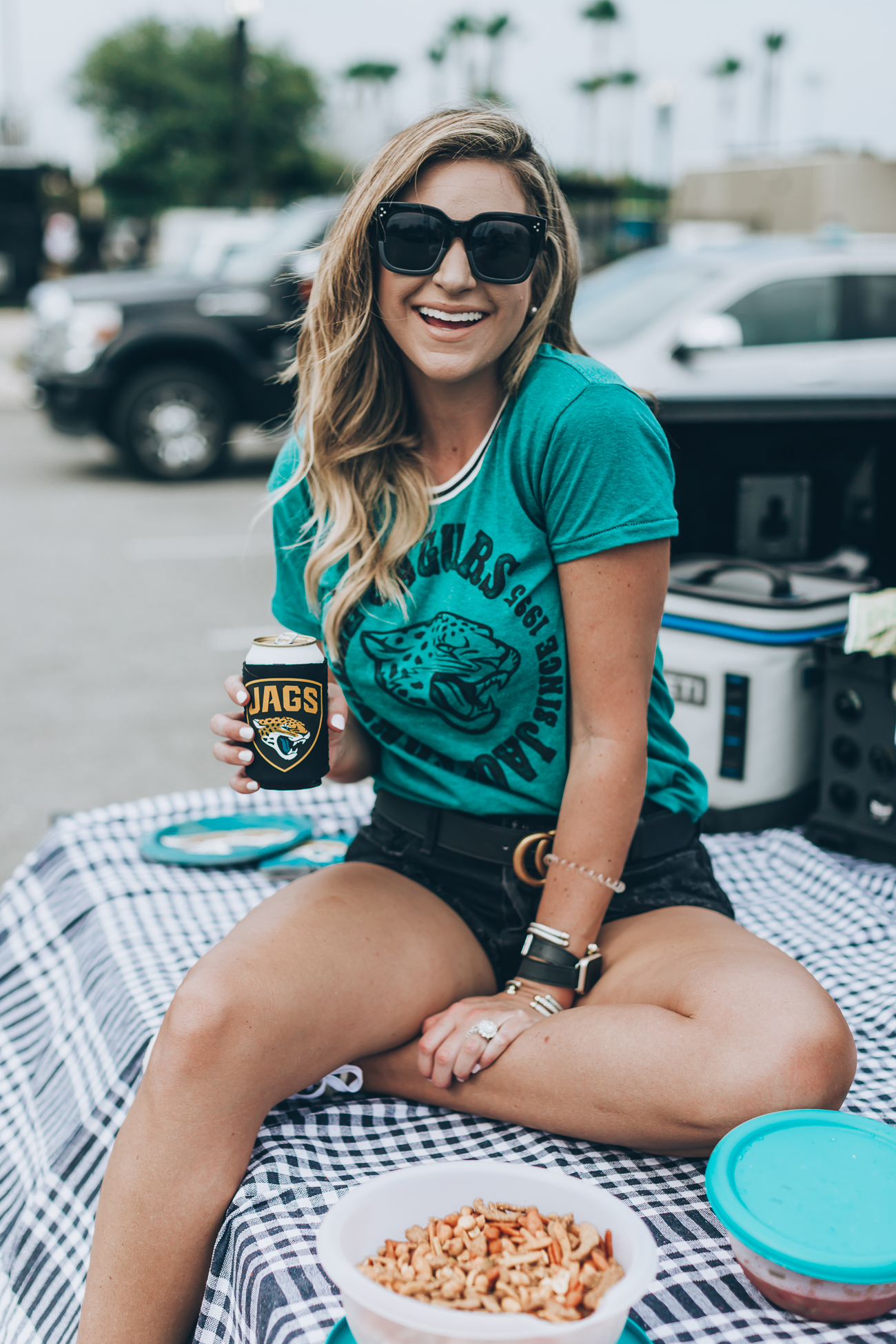 Football Season Tailgate, Jacksonville Jaguars - SHOP DANDY