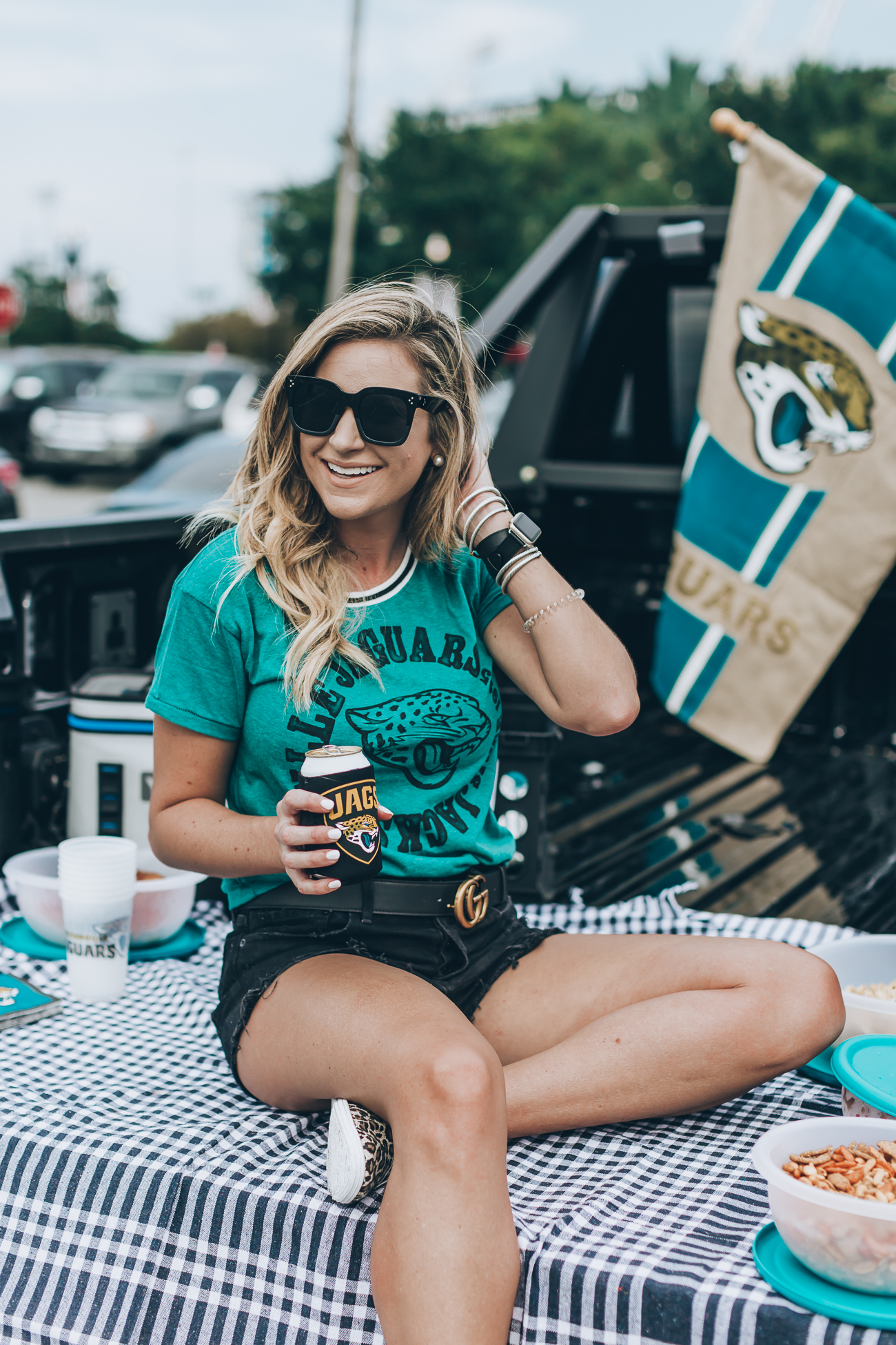 What to wear to a Jaguar game and the best tailgate ideas