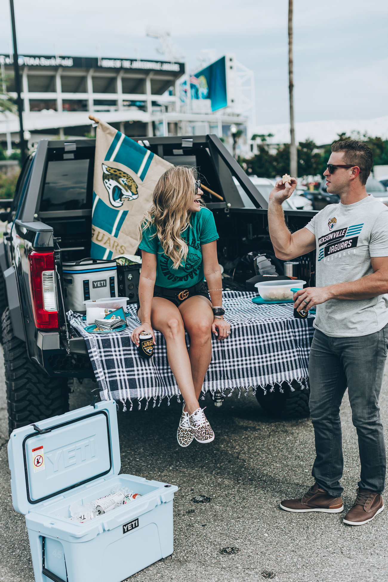 What to wear to a Jacksonville Jaguar game and the best tailgate ideas for  the NFL