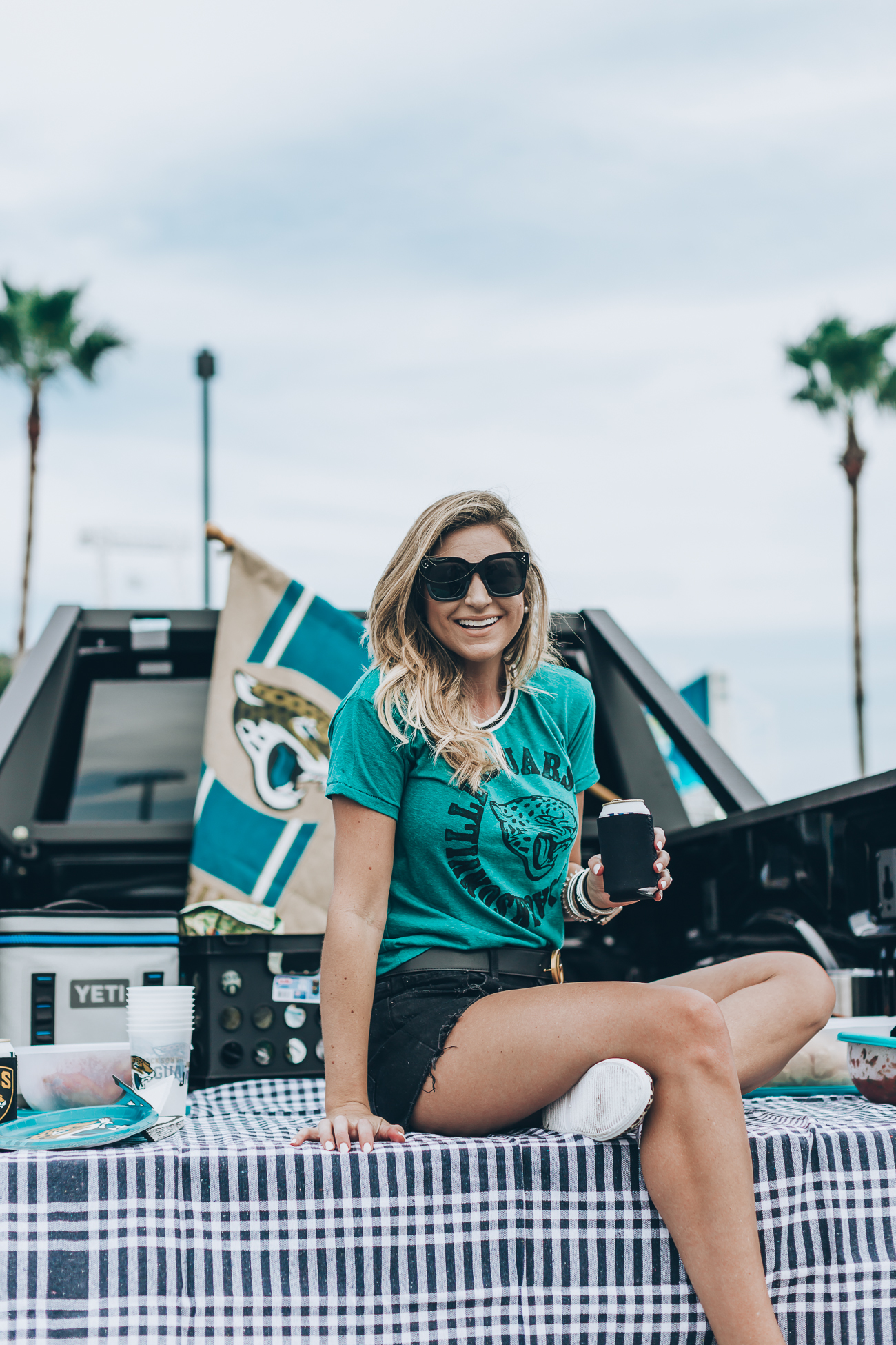 Football Season Tailgate, Jacksonville Jaguars - SHOP DANDY